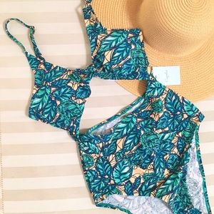 LUSH LEAVES PRINT ONE-PIECE SWIMSUIT